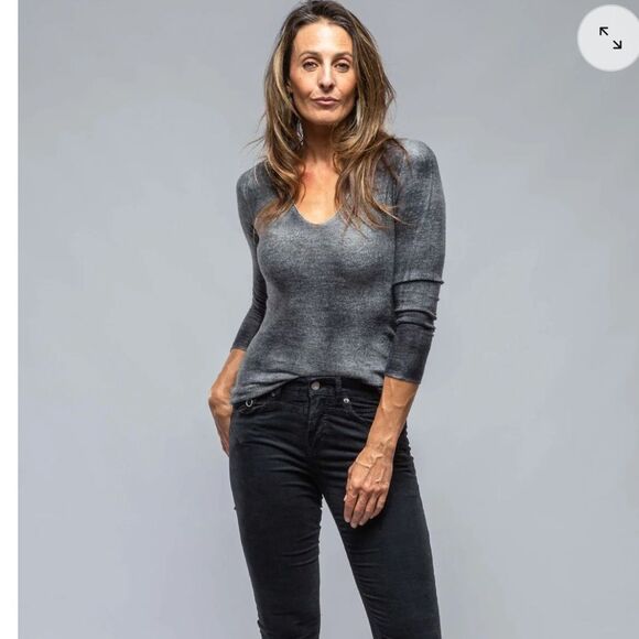 NWT Avant Toi Sloan Soft V-Neck Pullover In Charcoal Husky Small - Picture 13 of 13